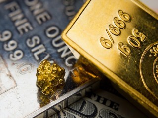 Giá vàng hôm nay ngày 21/8: Vàng tăng giảm thất thường, nhà đầu tư cân nhắc