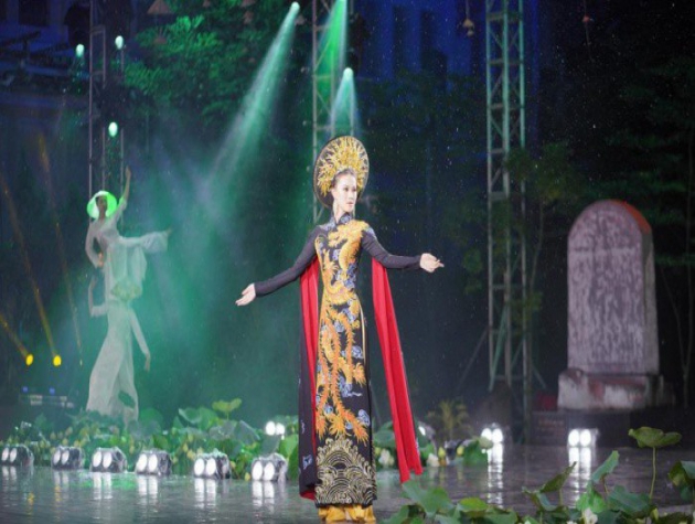 Hoa hậu, nghệ sĩ khoe sắc trong đêm lung linh sắc màu áo dài Việt Nam